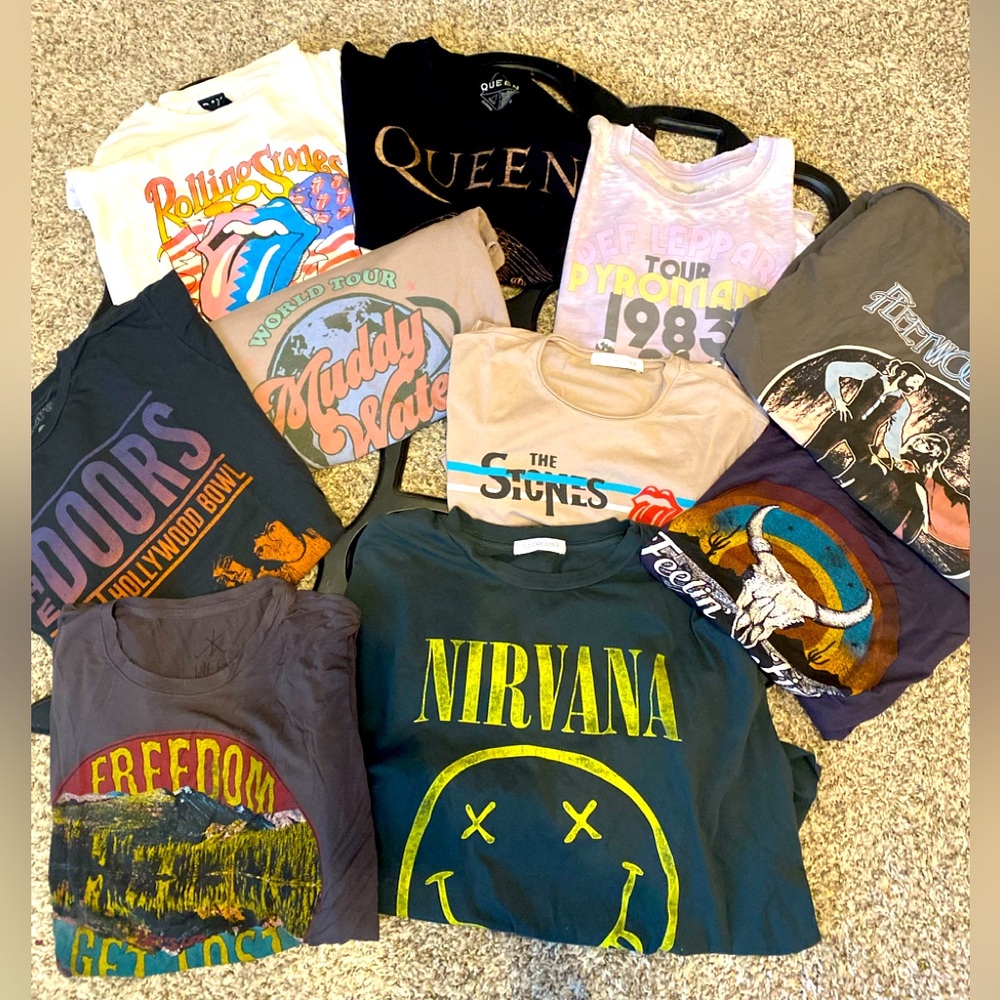 EUC Bundle 10 graphic/concert tees from personal closet. Daydreamer/misc S-OS.